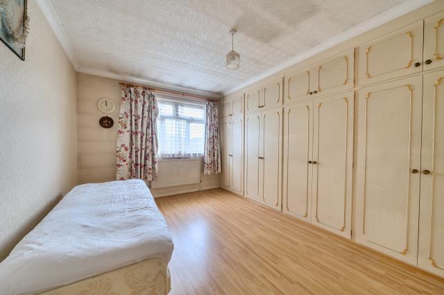 Kingsmead Avenue, Surbiton photo 4