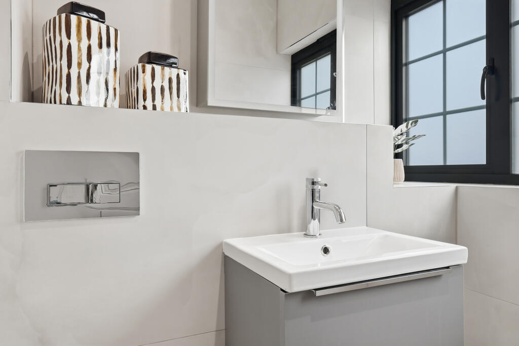 Additional image 21 of Barley Mow Lane, St. Albans