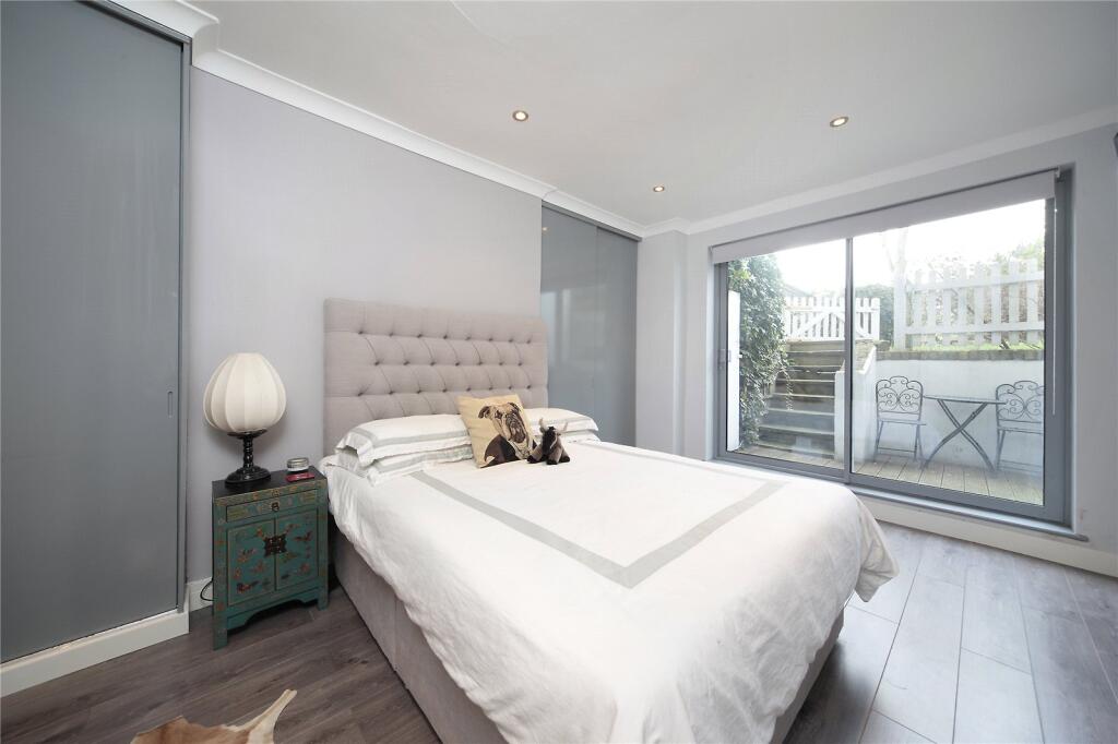 Apartment in London - More