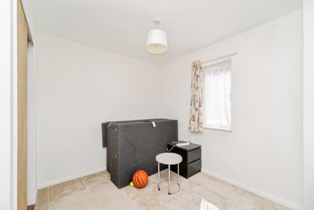 Apartment in Southall - View 5