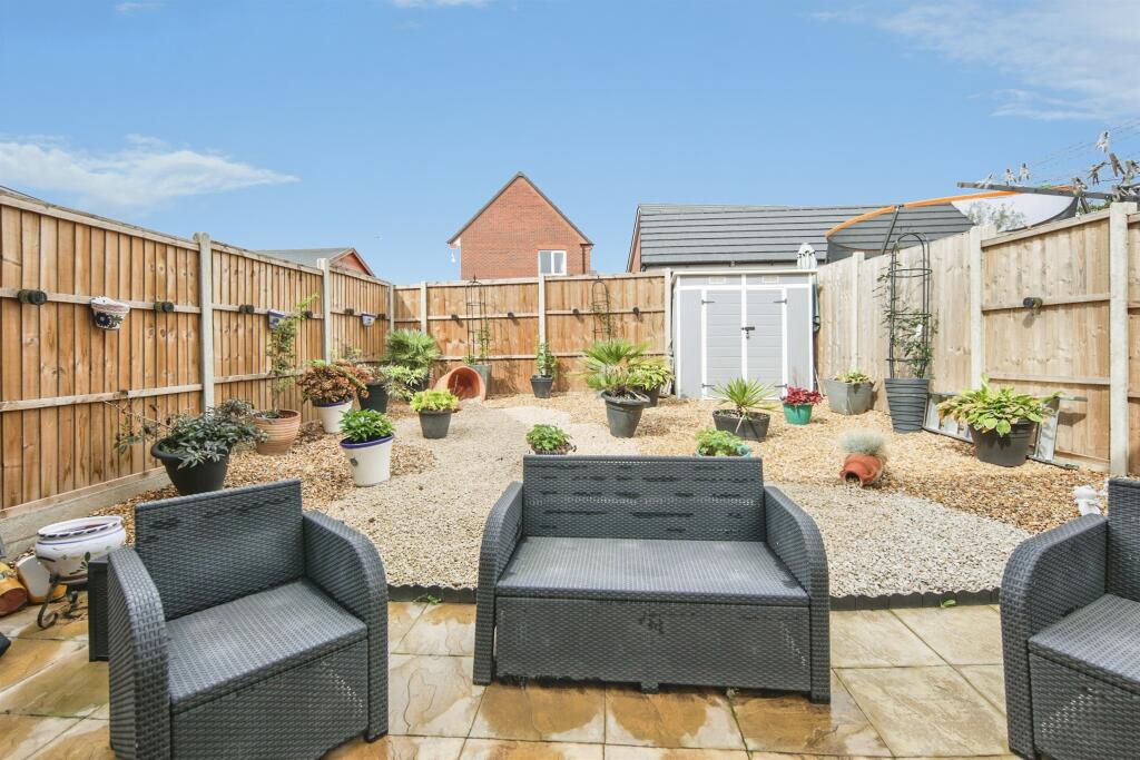 House in Warwick, Kenilworth - More