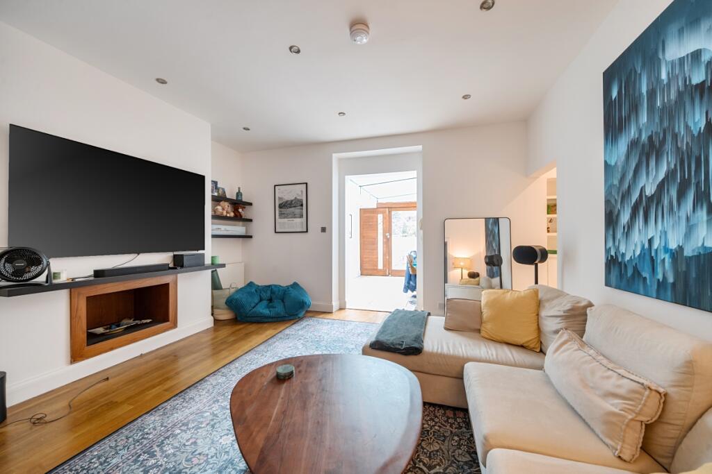 Main image of property: Elgin Avenue London W9