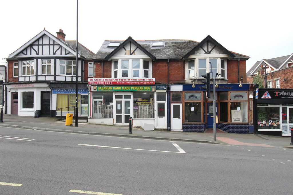 2-bed apartment on The Triangle, Cobden Avenue , Bitterne, £380,000