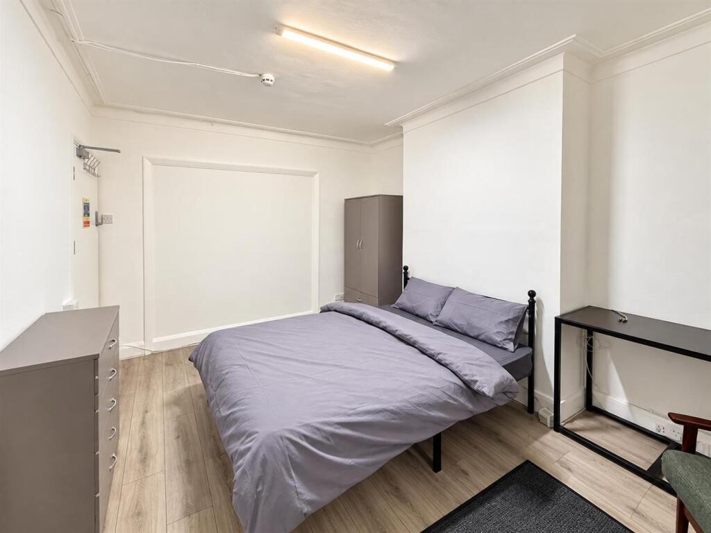 House in London - View 4