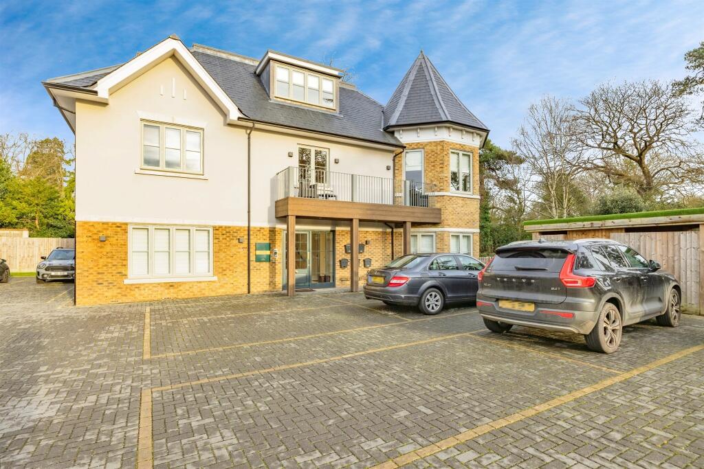 Main image of property: Elizabeth Grove, Bushey Heath, Bushey