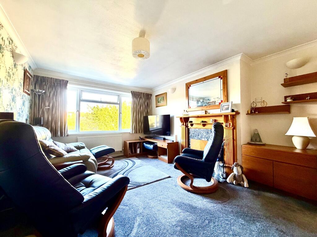 Apartment in Kingston upon Thames - View 2