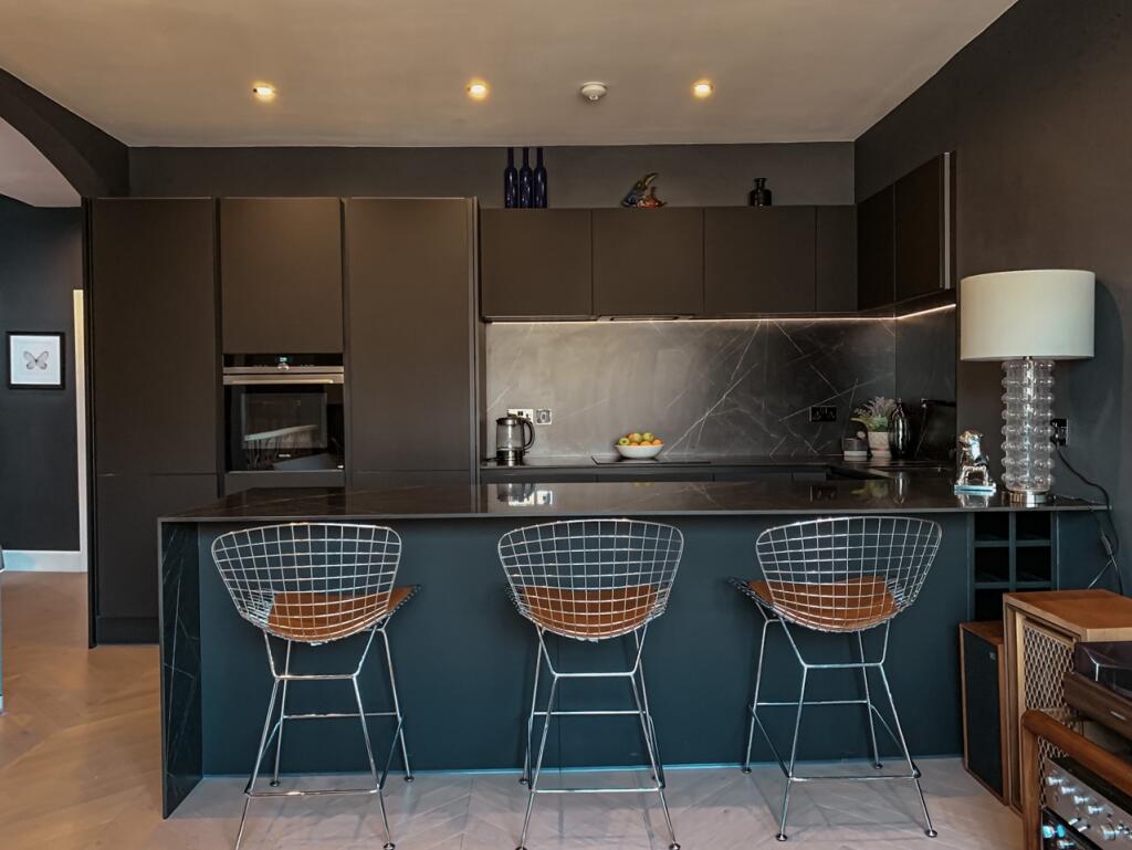 Apartment in London - More