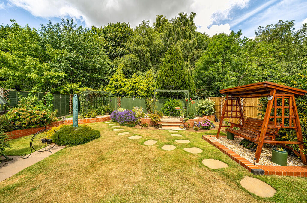 House in Rugby, Warwickshire - View 5