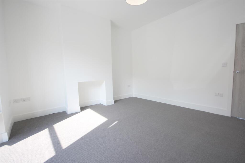 House in Sheffield, South Yorkshire - View 5