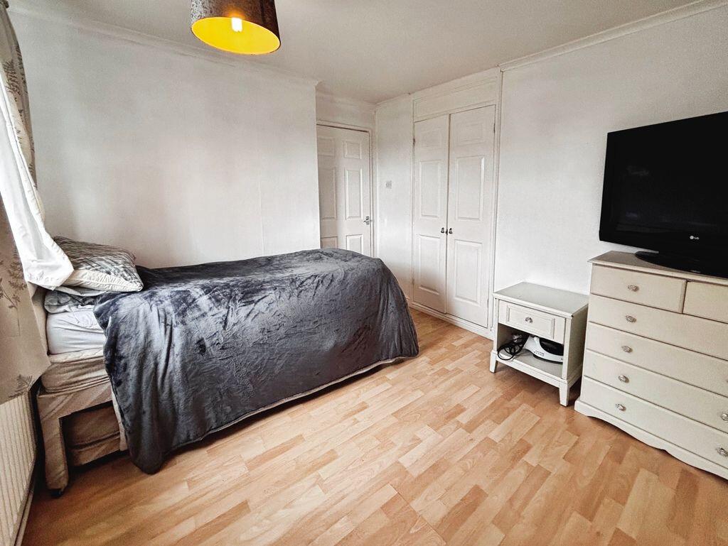 House in South Kesteven, Grantham - More