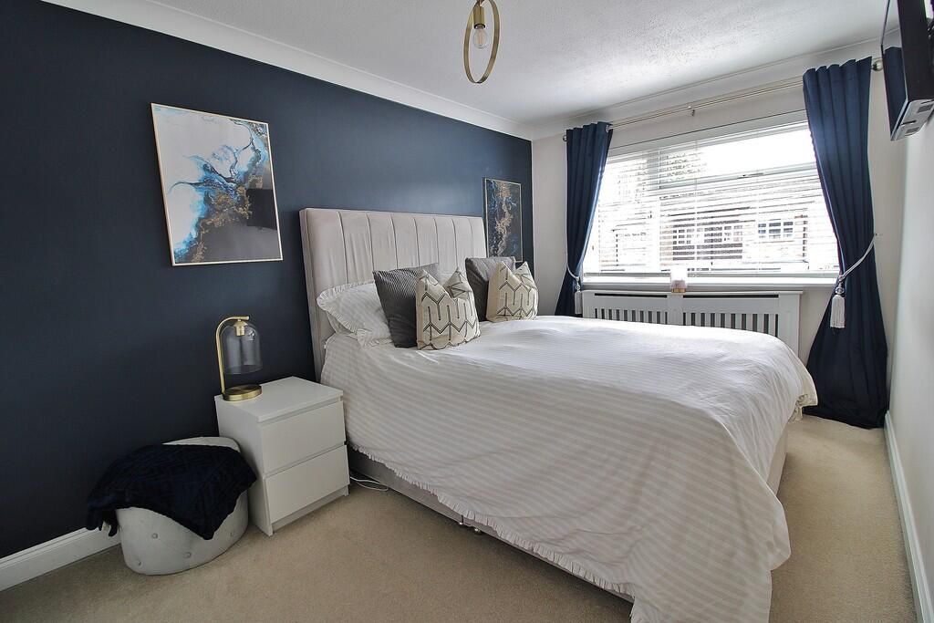 Place Crescent, Purbrook photo 4