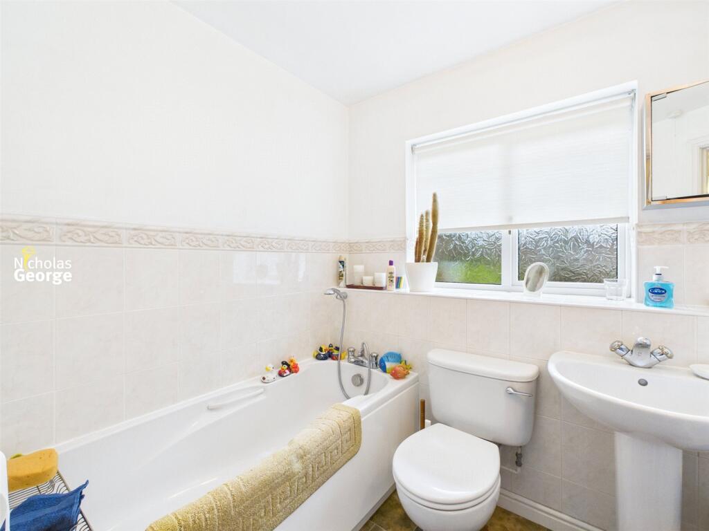 Additional image 20 of Foxes Meadow, Cotteridge, Birmingham, B30
