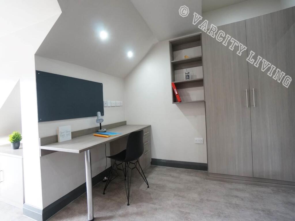 Apartment in Llandudno - More