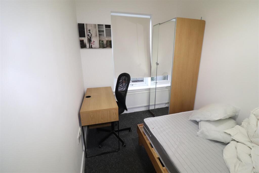 1 bedroom house share for rent
