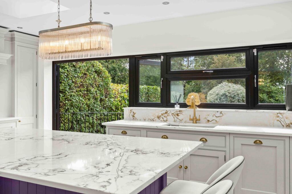 House in Hemel Hempstead - More