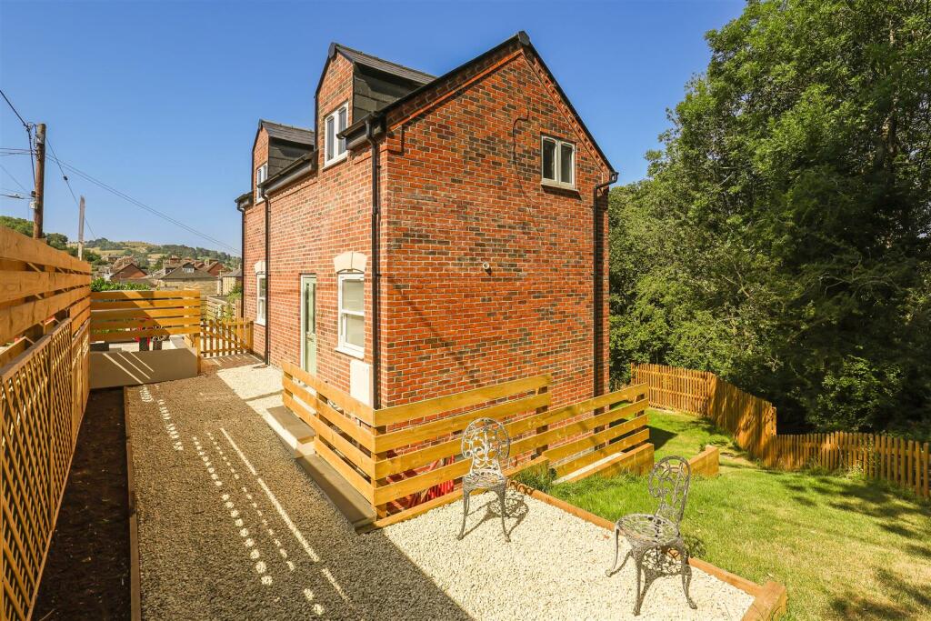 Main image of property: Lower Spillmans, Stroud