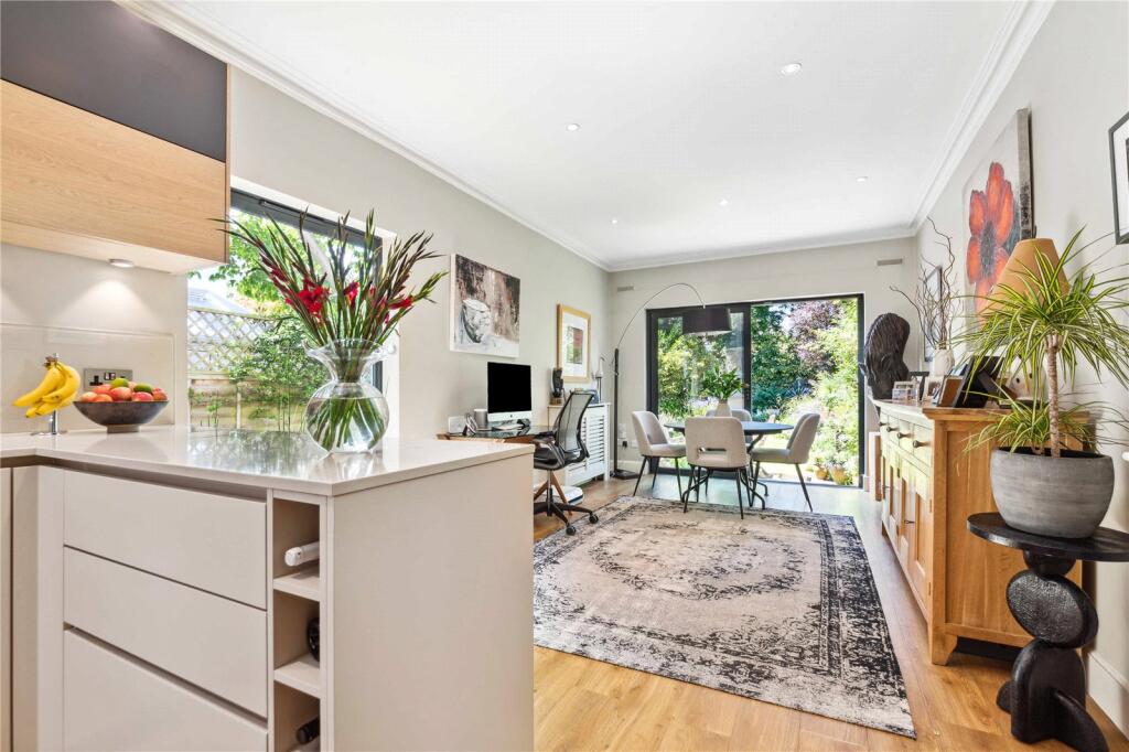 Main image of property: Lynton Avenue, London, W13
