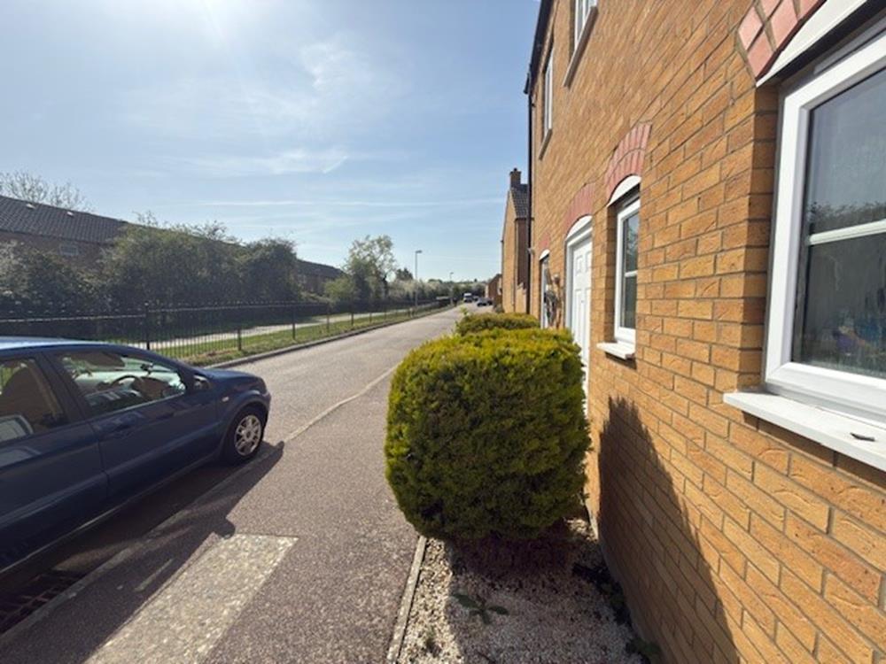 Grenadier Close, Bedford, MK41 - View 4