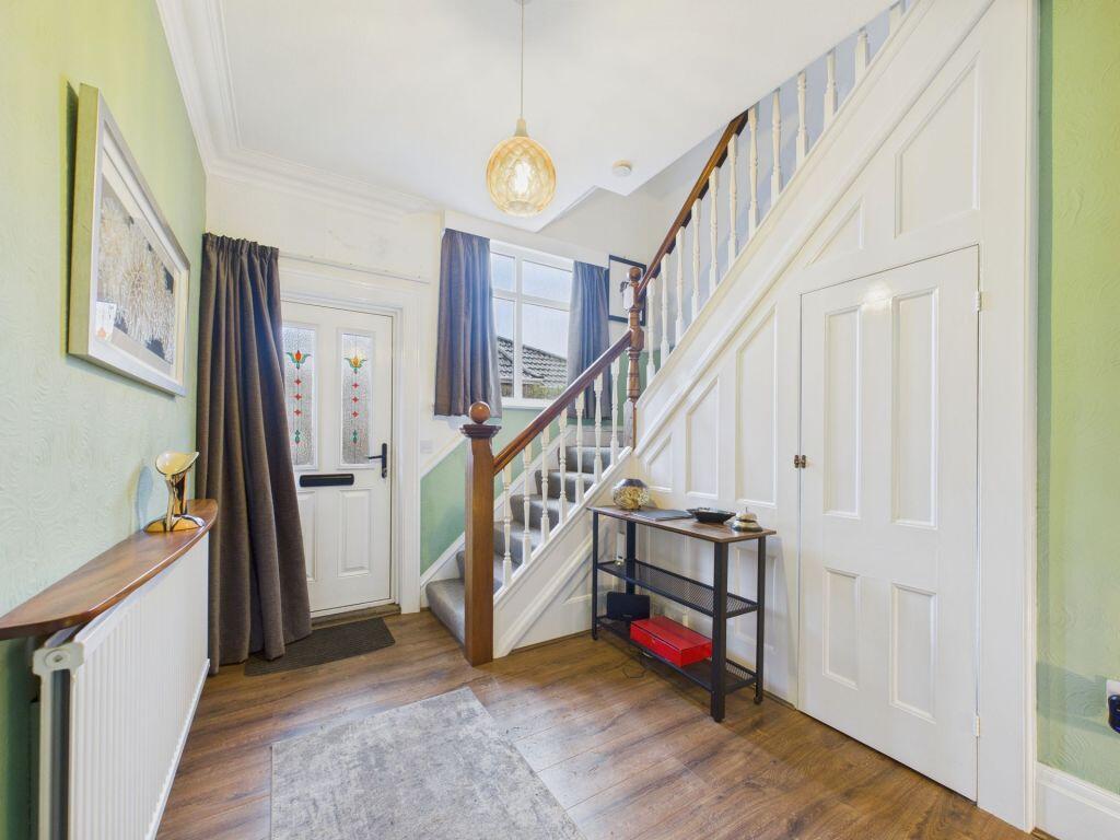 12 Castle Road, Whitby photo 3