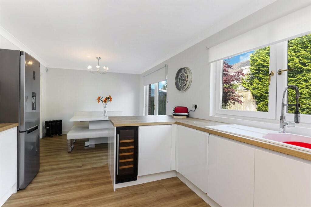 House in Motherwell, North Lanarkshire - More
