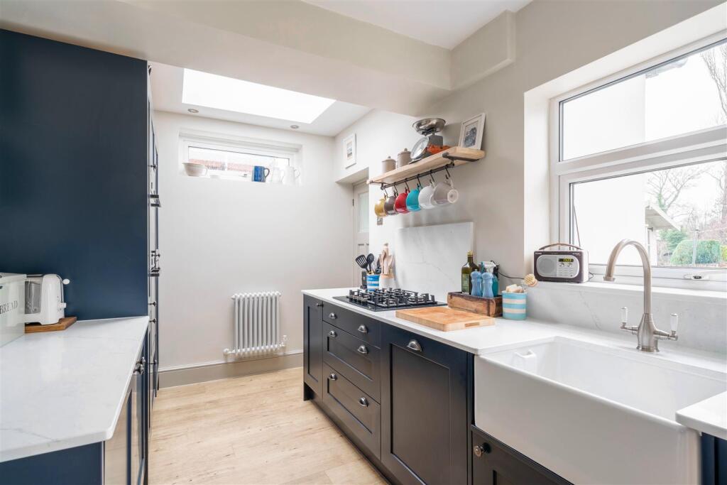 Yew Tree Drive, Somersall, Chesterfield, S40 photo 5