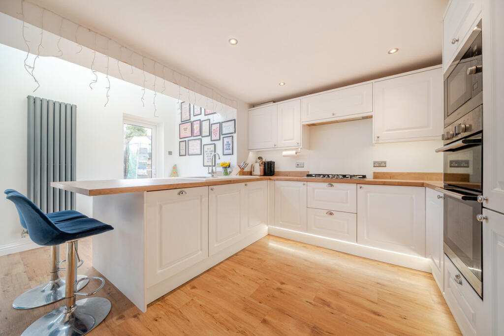 3-bed terraced on Farley Close, Bristol, BS34, £325,000