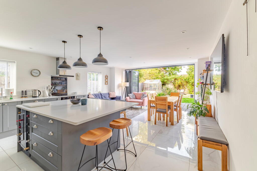Henley Mews, Warminster, BA12 8GJ photo 3