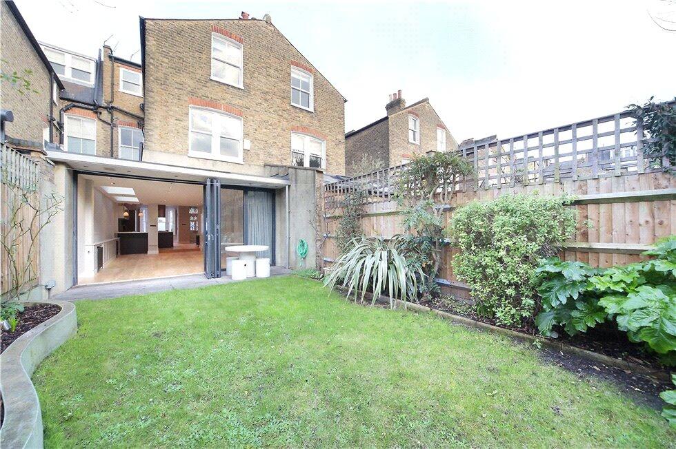 4 bedroom terraced house for rent