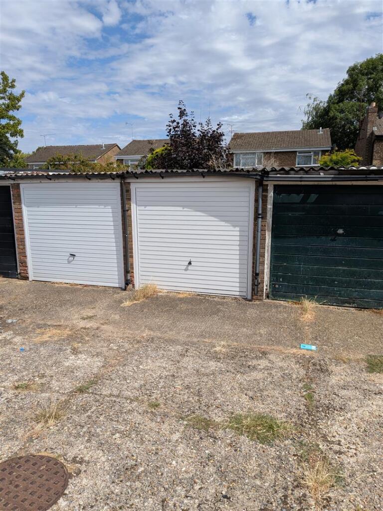 Sandridge Close, Woodhall Farm, Hemel Hempstead photo 2