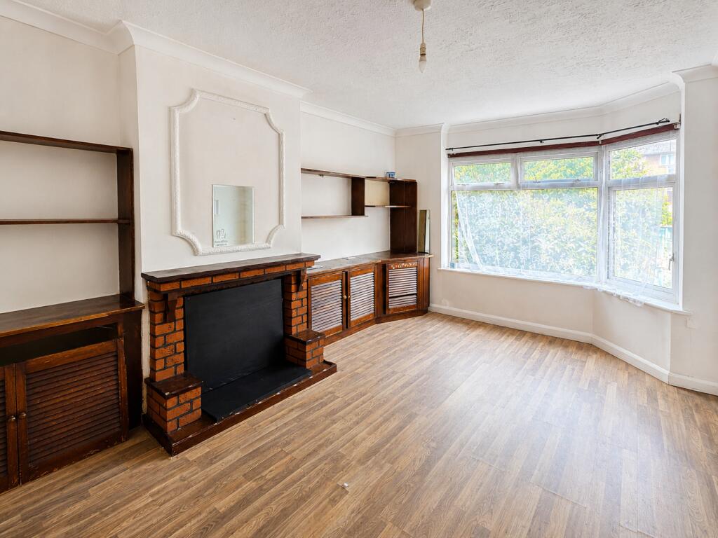 Apartment in Southall - View 3