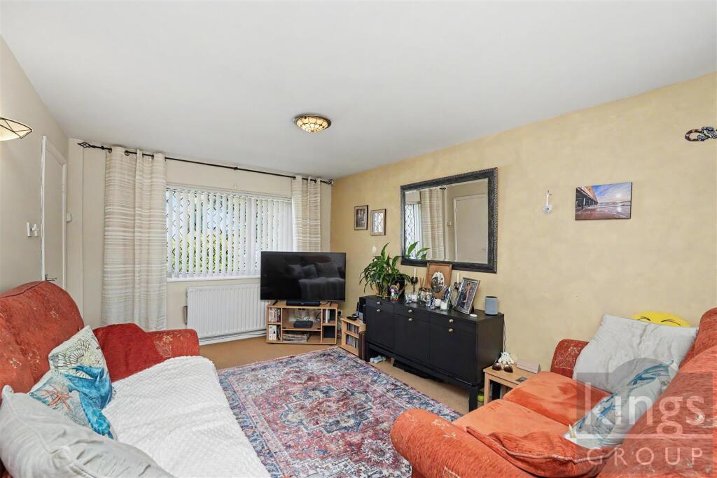 Spruce Hill, Harlow photo 4