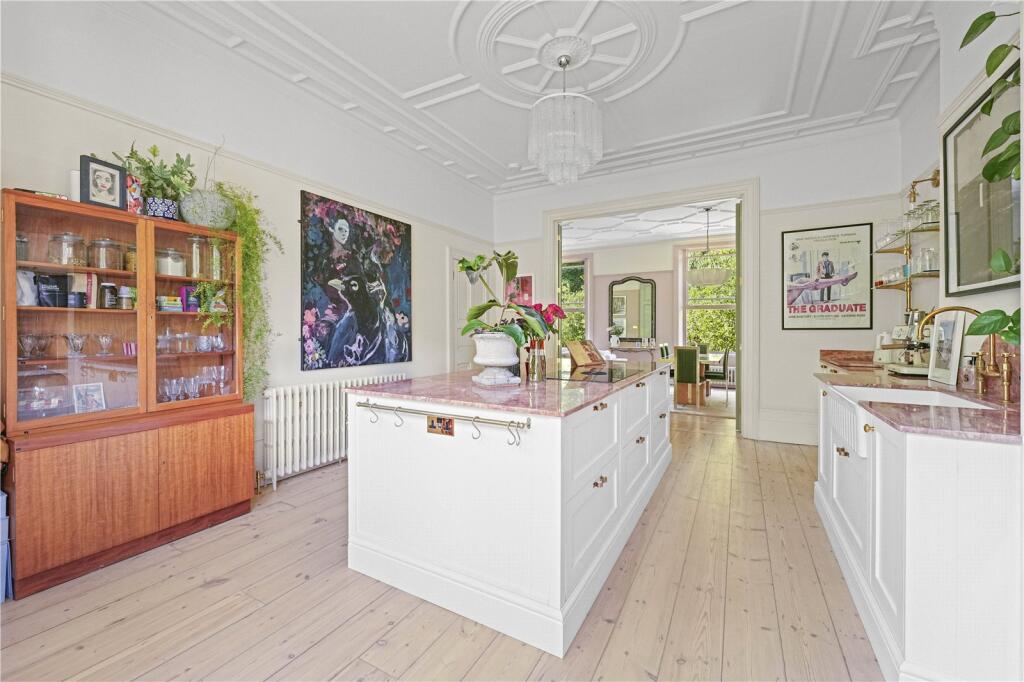 Main image of property: Avenue Road, N6