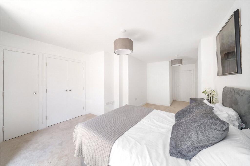 Apartment in London - More