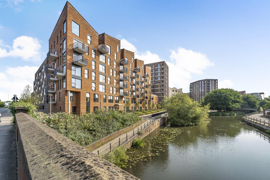 Main image of property: Kenavon Drive, Reading, RG1