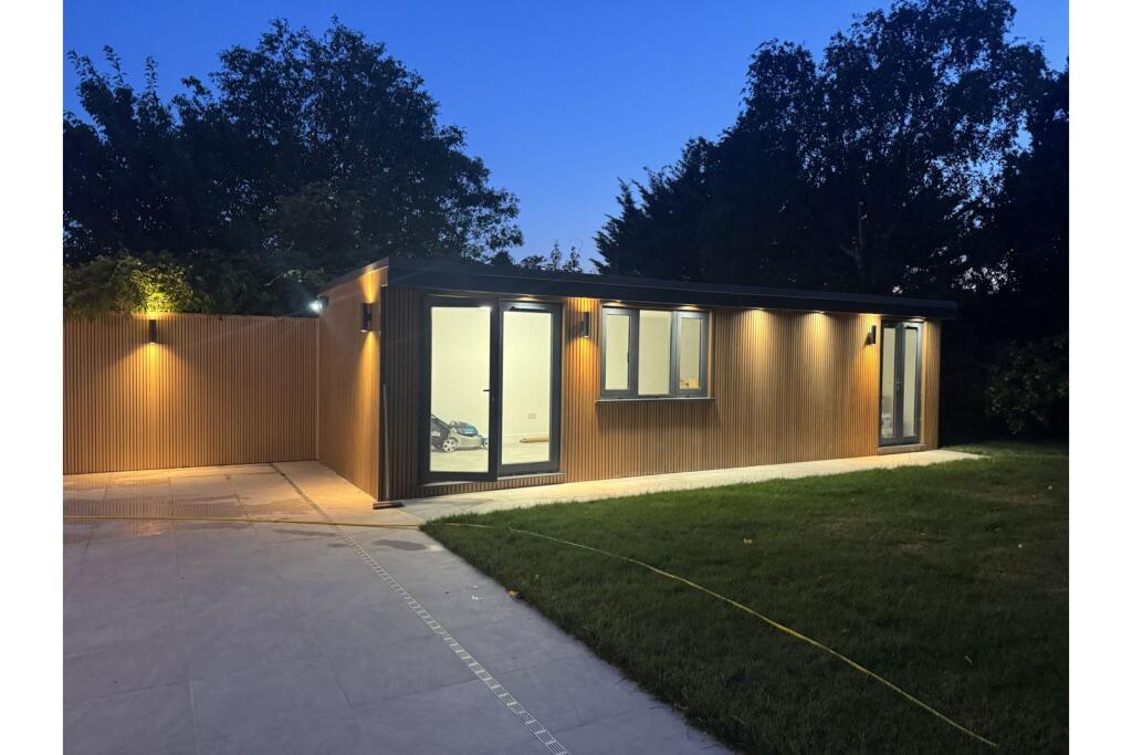 House in Bromley - View 4