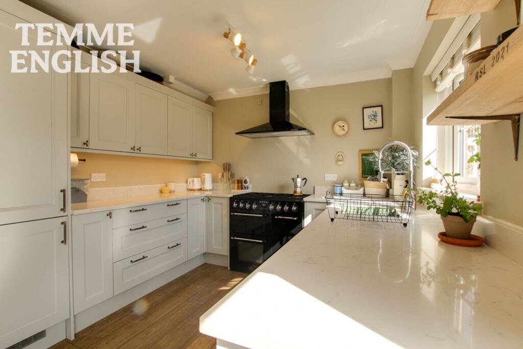 House in Basildon, Wickford - View 3