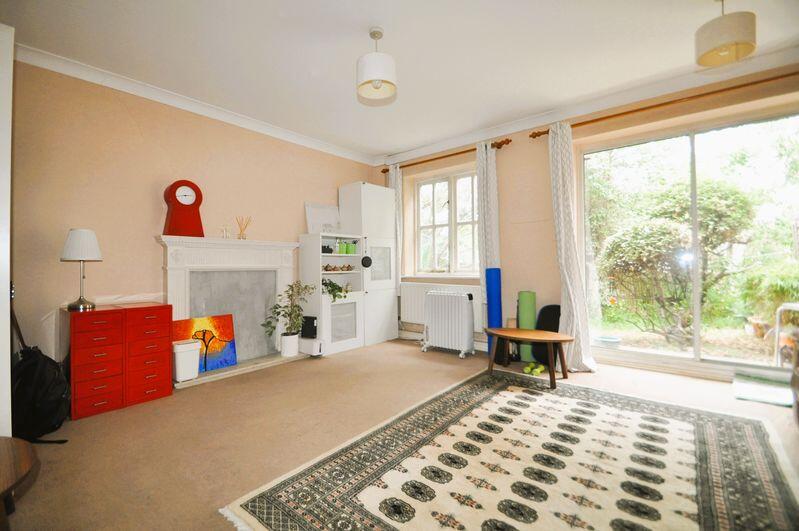 House in Kingston upon Thames - View 2