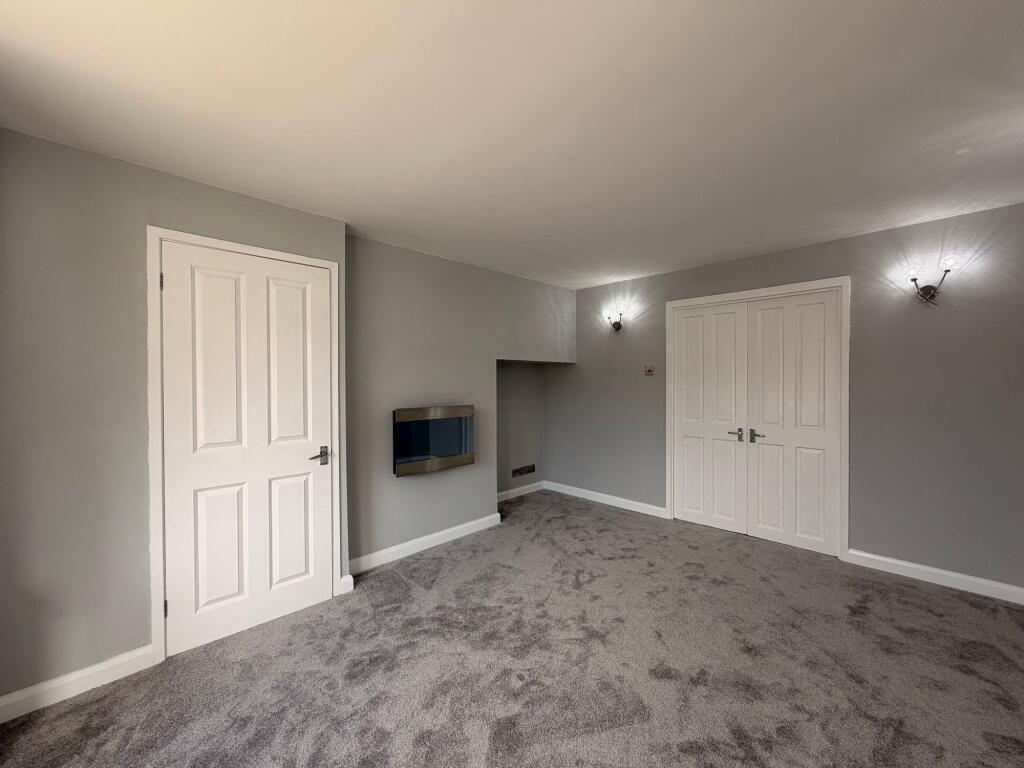House in Tamworth, Stonydelph - View 4