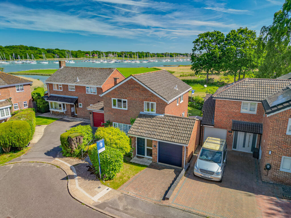 Main image of property: Mariners Close, Hamble-le-rice, Hampshire