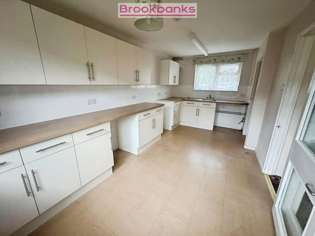 House in Sevenoaks, Edenbridge - More