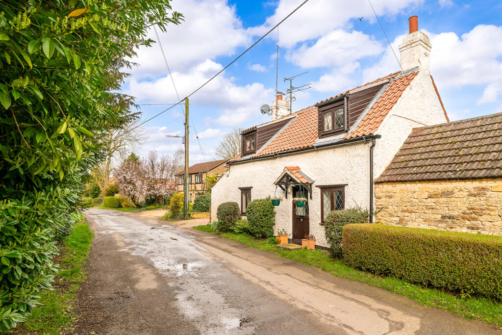 Main image of property: Nutkin Cottage, Sudbeck Lane, Welton, Lincoln, Lincolnshire, LN2 3JF