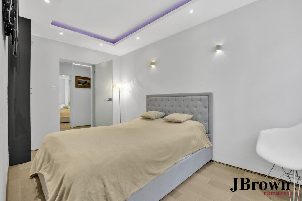 Apartment in London - View 3