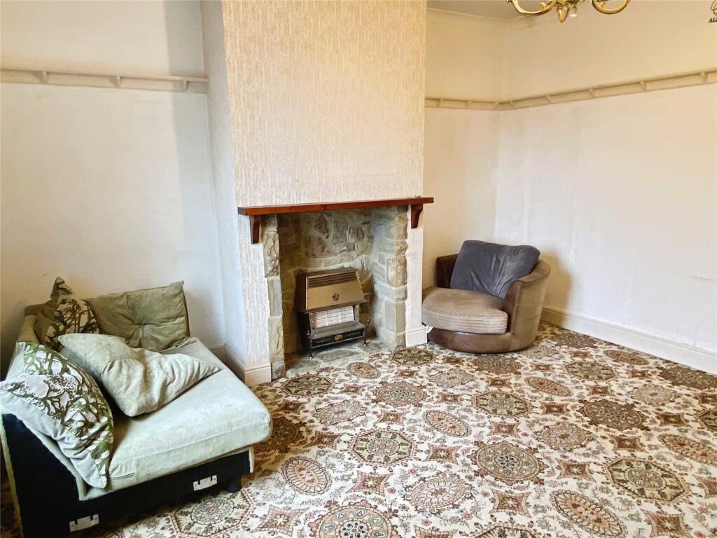 Caulms Wood Road, Dewsbury, WF13 photo 3