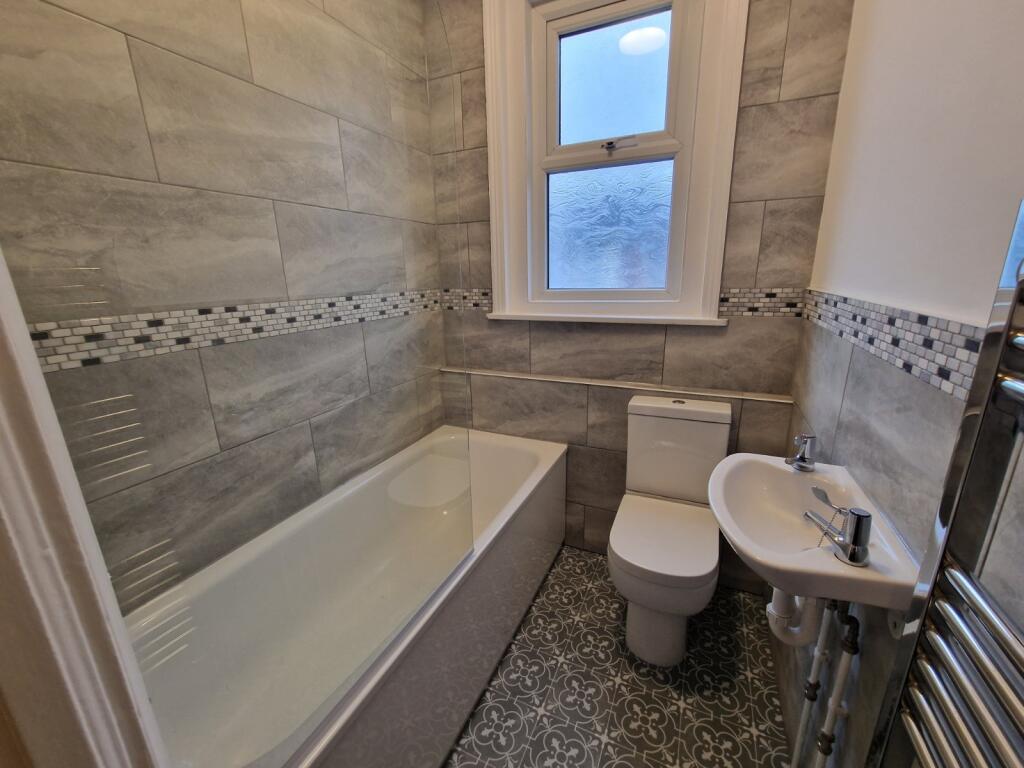 House in Portsmouth - View 5
