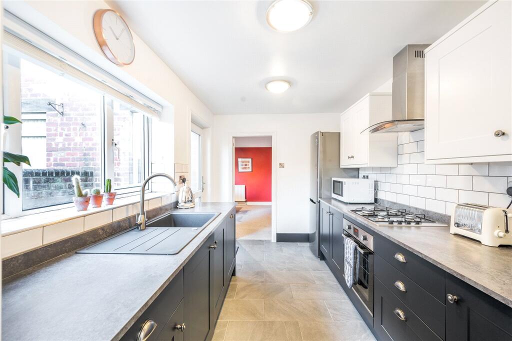 House in North Yorkshire, Harrogate - View 5