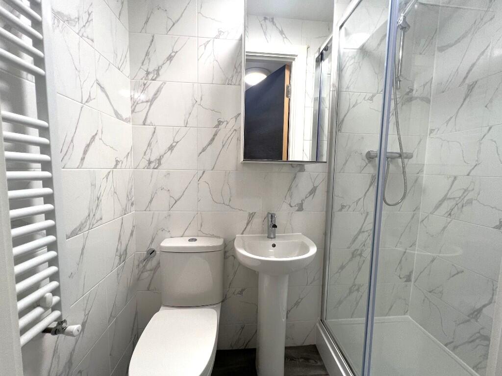 5 bedroom flat for rent