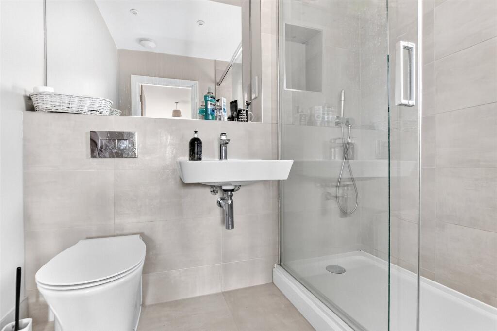 Apartment in Bracknell - More