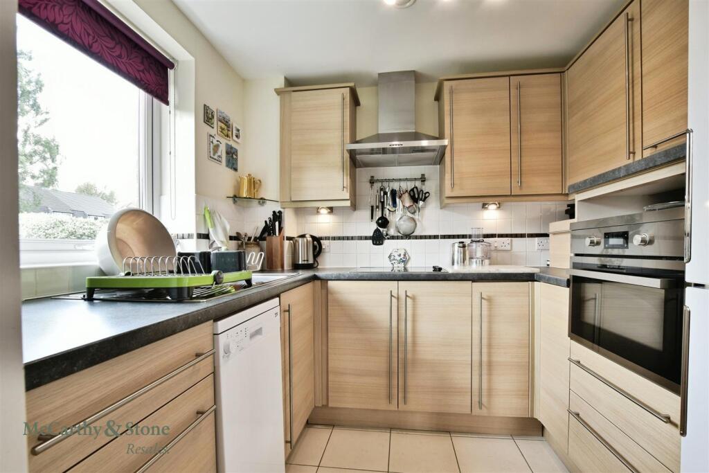 Apartment in Styal, Lakes Estate, Handforth - More