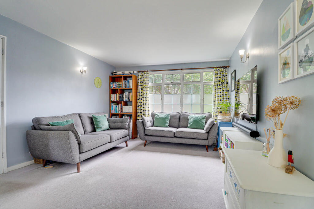 Sherwoods Rise, Harpenden, Hertfordshire, AL5 photo 2