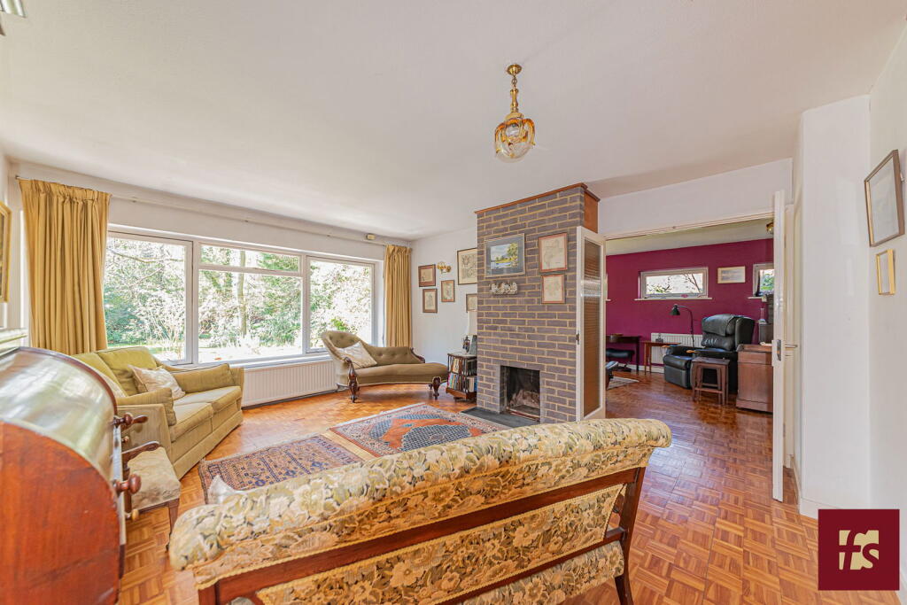 Linkway, Crowthorne, Berkshire, RG45 6ES photo 3
